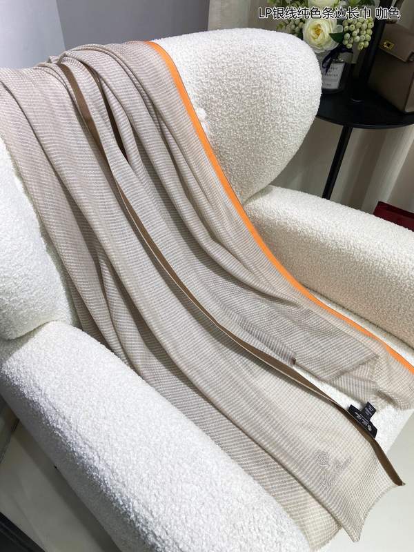 Loro Piana Scarf LPC00053 Loro Piana Scarf LPC00053